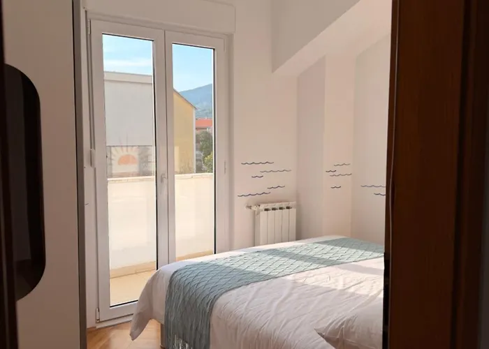 Timo Split Croatia Каштела