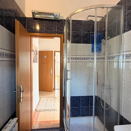 Timo Split Croatia Lägenhetshotell Kaštela